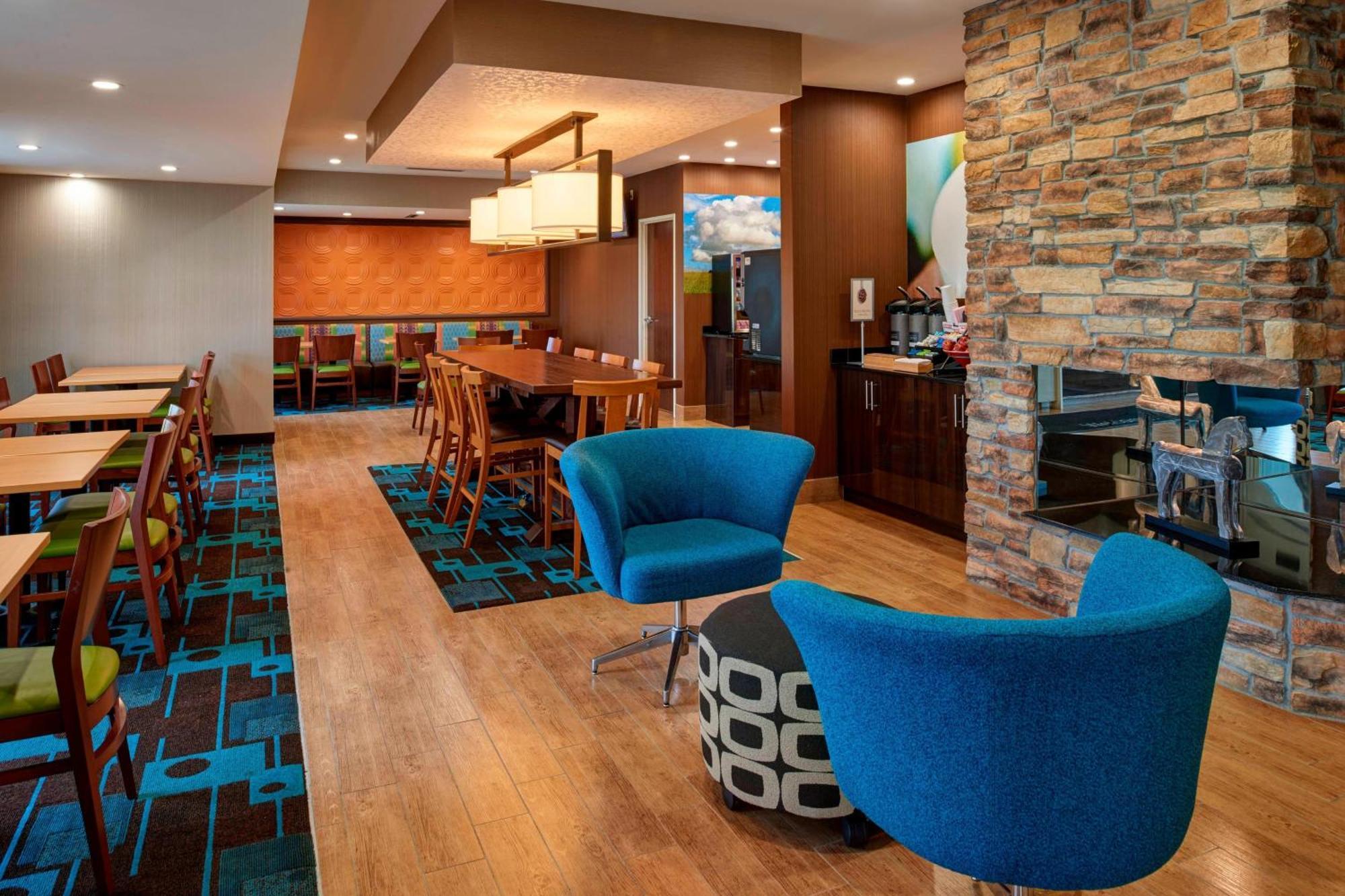 Fairfield Inn By Marriott Richmond New Paris Екстер'єр фото