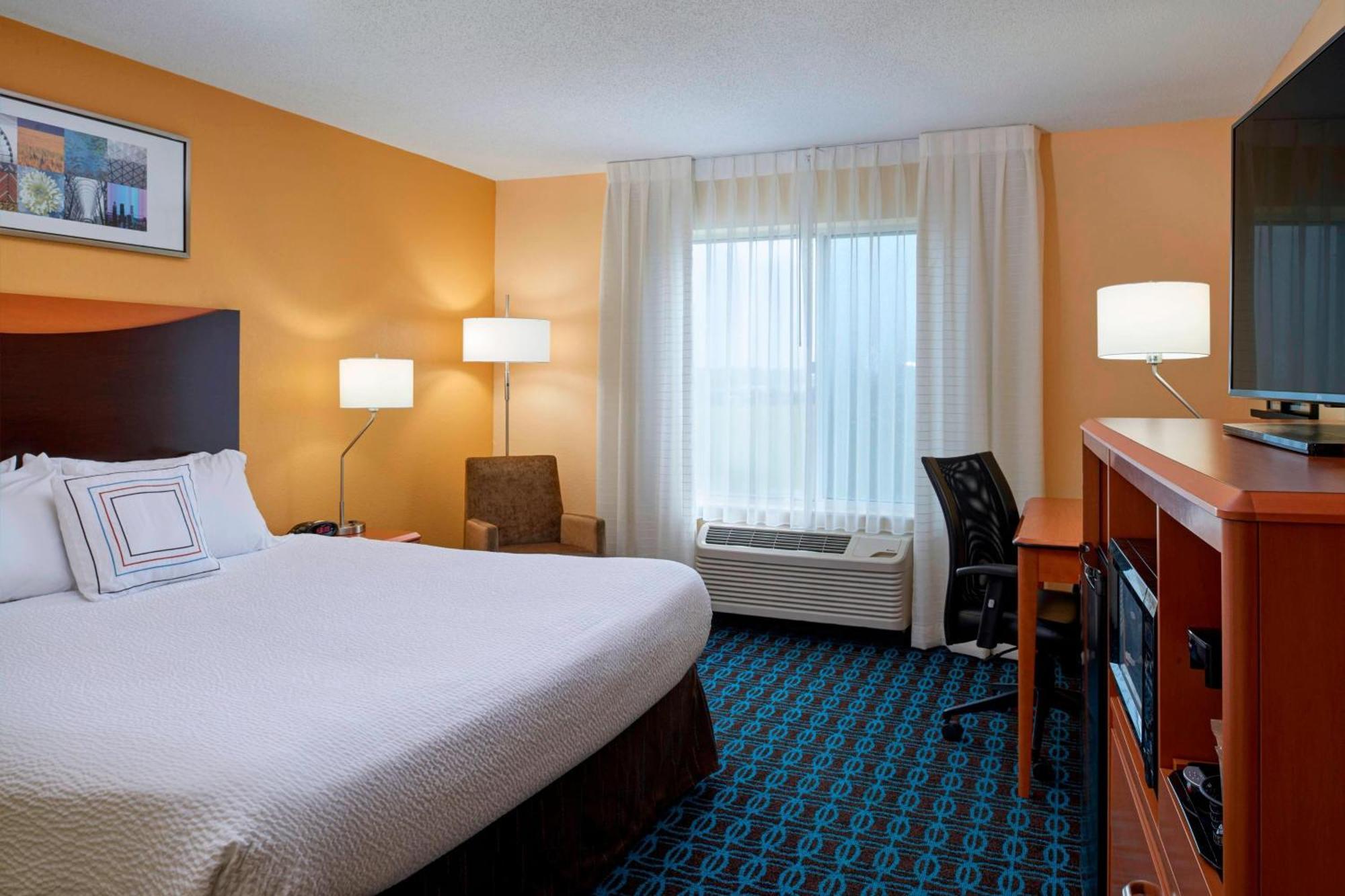 Fairfield Inn By Marriott Richmond New Paris Екстер'єр фото