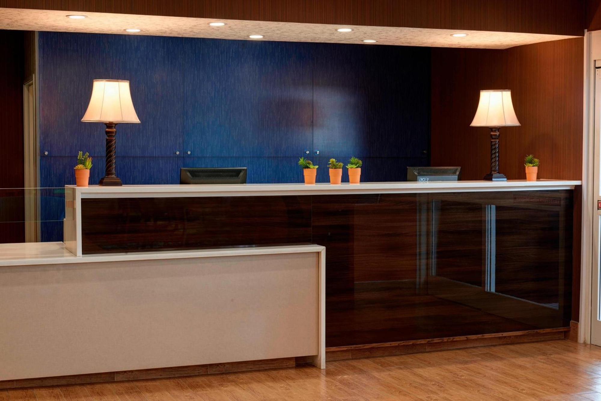 Fairfield Inn By Marriott Richmond New Paris Екстер'єр фото